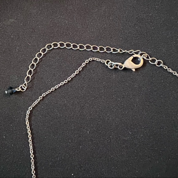 NIQUEA.D Blue Teardrop Crystal Pendant Necklace - Picture 5 of 6